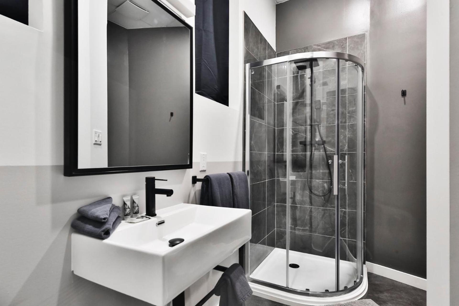 Pod Hotel Montreal Luaran gambar